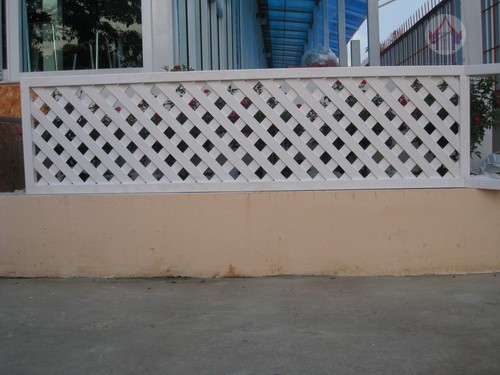 cross-lath-upvc-fence-img-2930-ck07